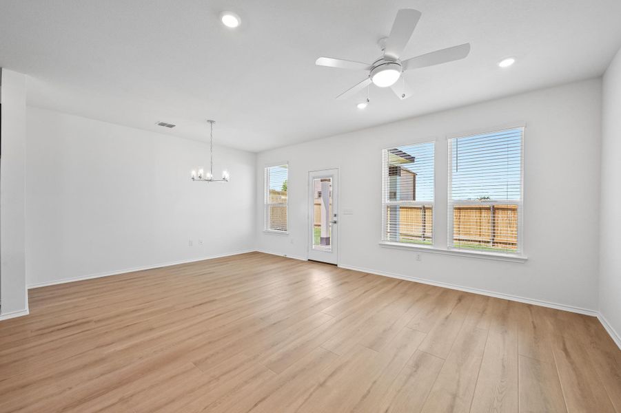 Spacious, unfurnished interior of a new home in Creekside at Estancia, Austin (Image 26).