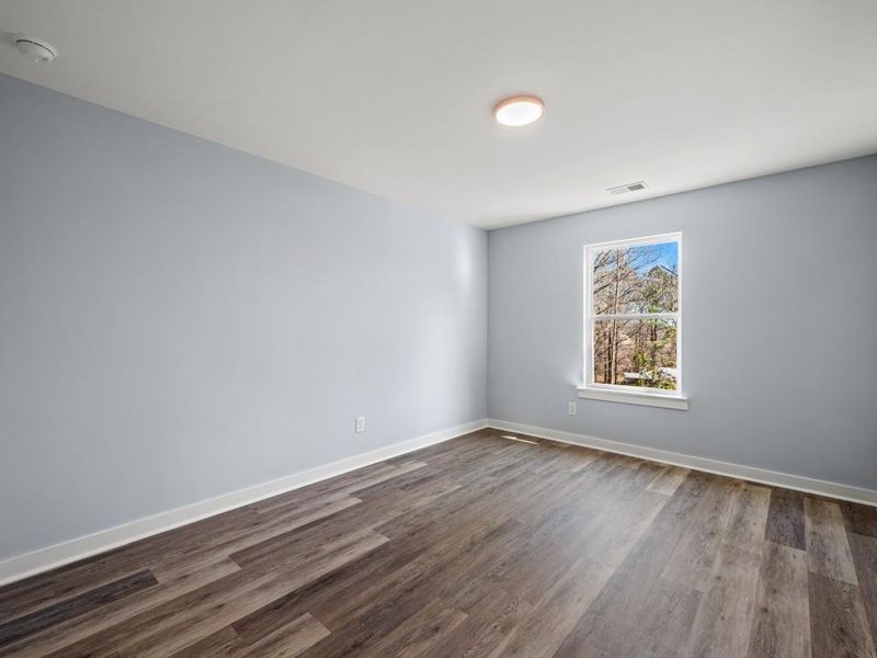 Spacious, unfurnished interior of a new home in , Gainesville (Image 19).