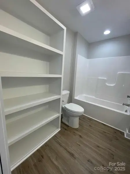 Image 9 of a home in .