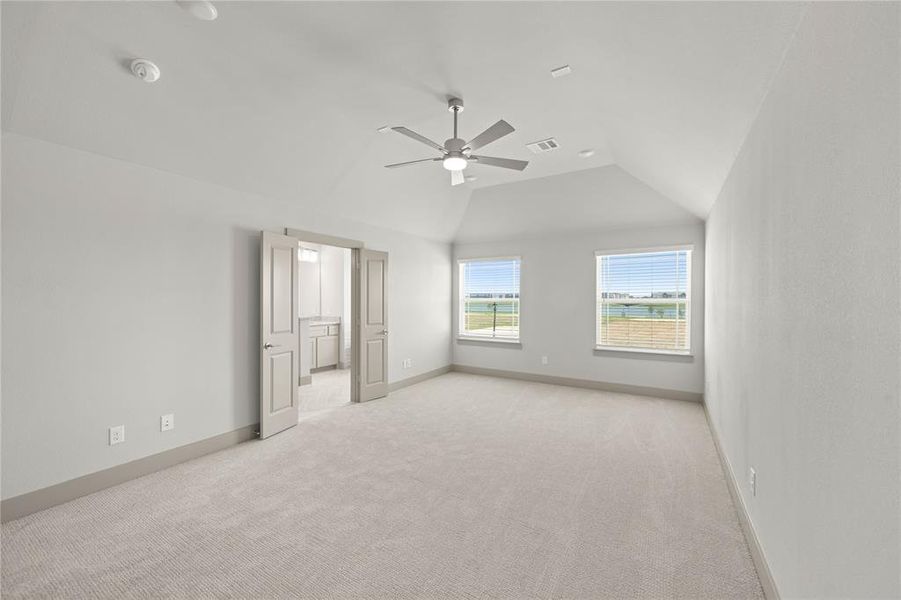 Spacious, unfurnished interior of a new home in , Farmers Branch (Image 27).