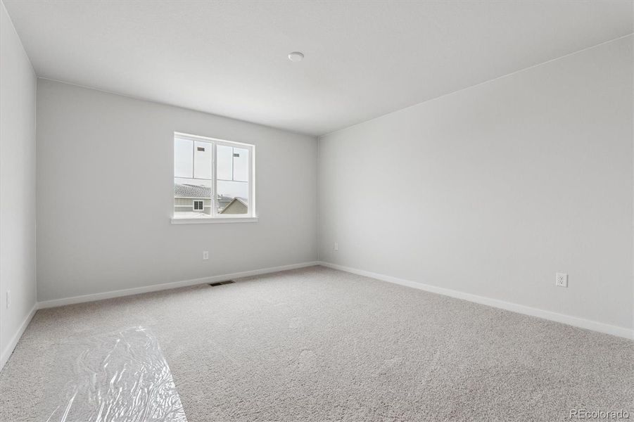 Spacious, unfurnished interior of a new home in Sweetgrass, Dacono (Image 21).