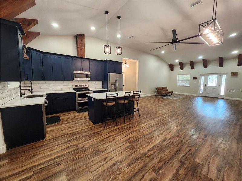 Community amenities in , Hudson (Image 38).