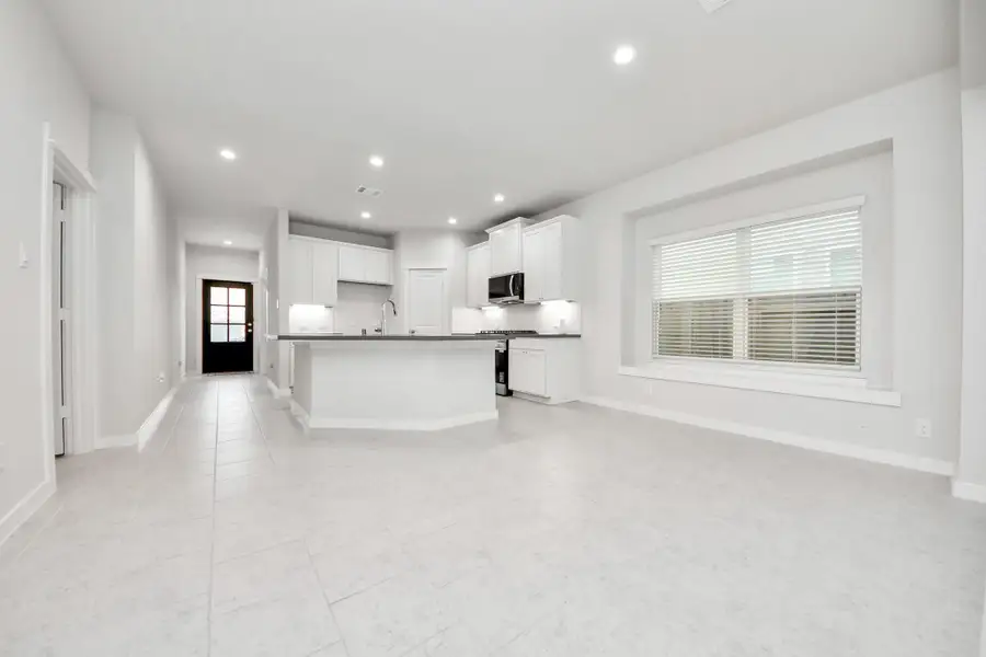 Spacious, unfurnished interior of a new home in Willow Trace, Spring (Image 23).