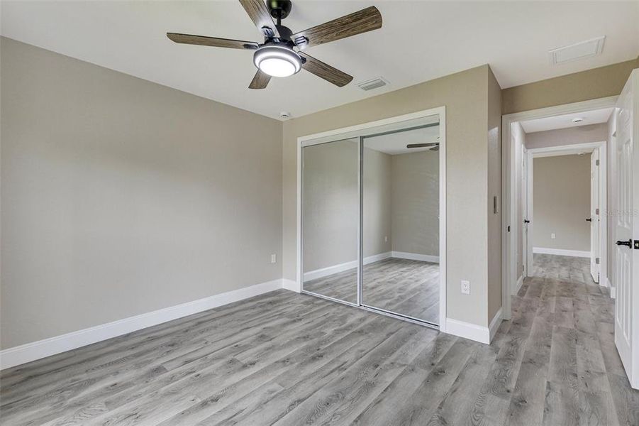 Spacious, unfurnished interior of a new home in , Rotonda West (Image 27).