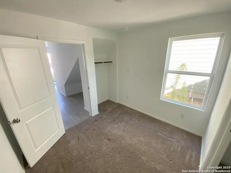 Spacious, unfurnished interior of a new home in Elm Trails, San Antonio (Image 5). Spacious, unfurnished interior of a new home in Elm Trails, San Antonio (Image 5).