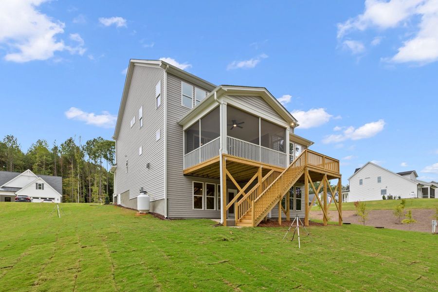 Representative exterior details of a home built from the The Hampton by RobuckHomes in Baylee Ridge, Selma (Image 84).