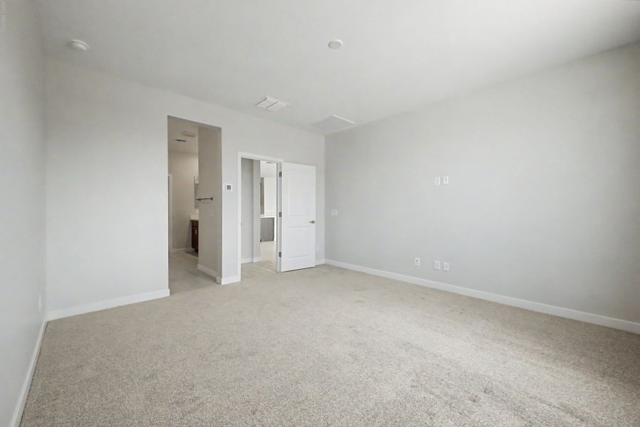 Spacious, unfurnished interior of a new home in Citrus Park, Goodyear (Image 7).