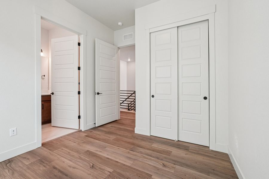 Spacious, unfurnished interior of a new home in Villa Collection, Fort Collins (Image 19).