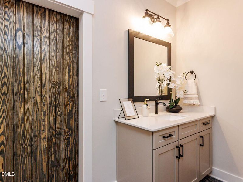 024-1280x960-primary-bathroom