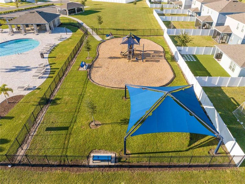 Community amenities in Astonia, Davenport (Image 59).