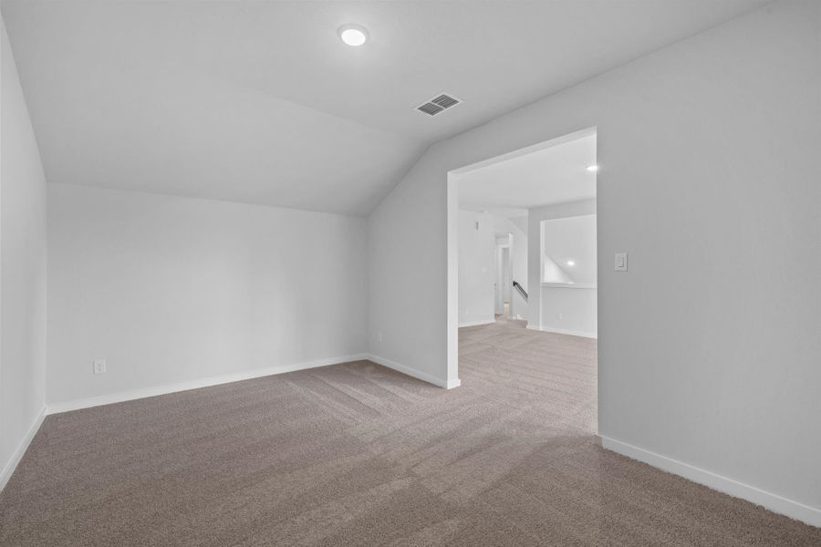 Spacious, unfurnished interior of a new home in Sienna 45', 50', Missouri City (Image 16). Spacious, unfurnished interior of a new home in Sienna 45', 50', Missouri City (Image 16).