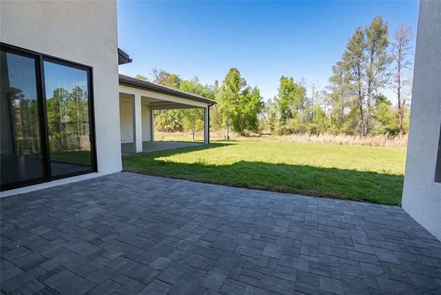 Exterior details and patio area of a home in , Montverde (Image 4).