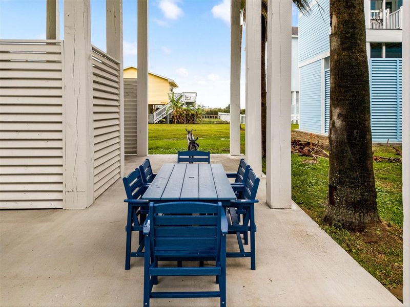 Exterior details and patio area of a home in , Galveston (Image 20).