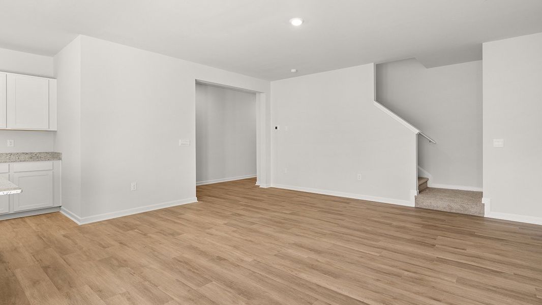 Spacious, unfurnished interior of a new home in Rolling Meadows, Jasper (Image 18).