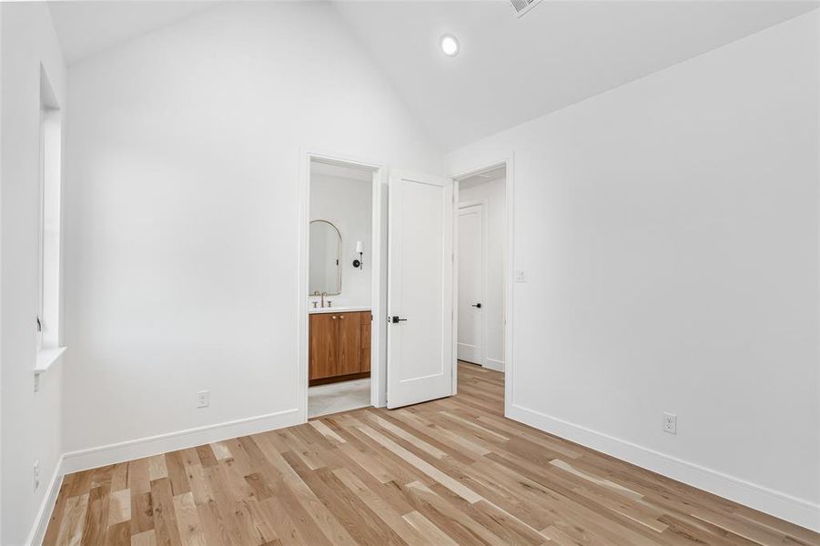 Spacious, unfurnished interior of a new home in , Dallas (Image 28). Spacious, unfurnished interior of a new home in , Dallas (Image 28).