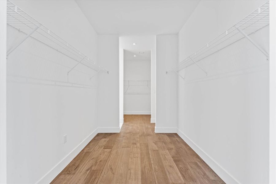 Spacious, unfurnished interior of a new home in , Weston (Image 84).