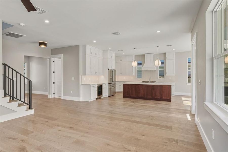 Spacious, unfurnished interior of a new home in , St. Petersburg (Image 42).