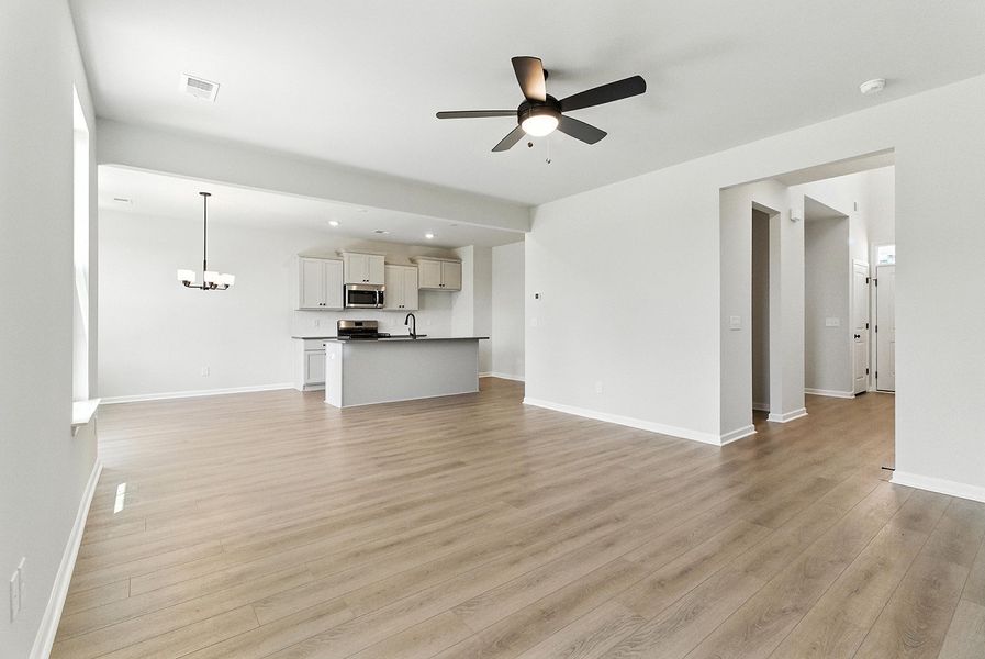 Spacious, unfurnished interior of a new home in Landmark Commons, Boiling Springs (Image 12).
