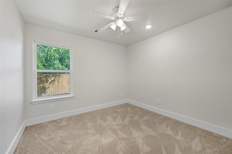 Spacious, unfurnished interior of a new home in , Denison (Image 11).