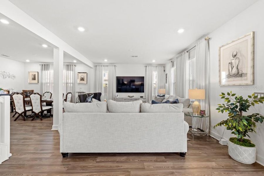 Furnished interior view inside a new home in , Davenport (Image 10). Furnished interior view inside a new home in , Davenport (Image 10).