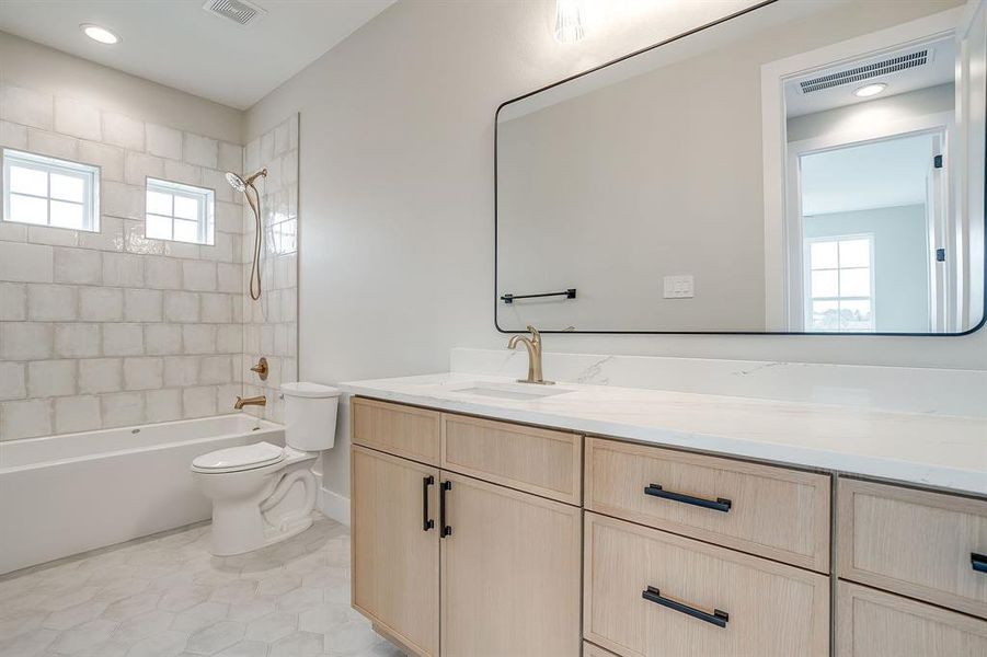 Furnished interior view inside a new home in , Granbury (Image 7).