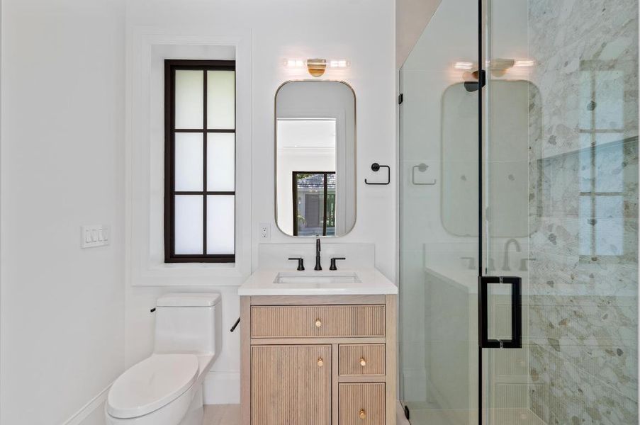 mls_BATHROOM_1_DT mls_BATHROOM_1_DT