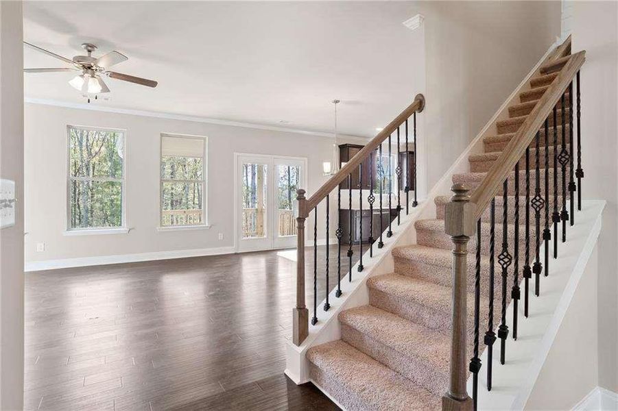 Spacious, unfurnished interior of a new home in Stratford Square, Lawrenceville (Image 10).