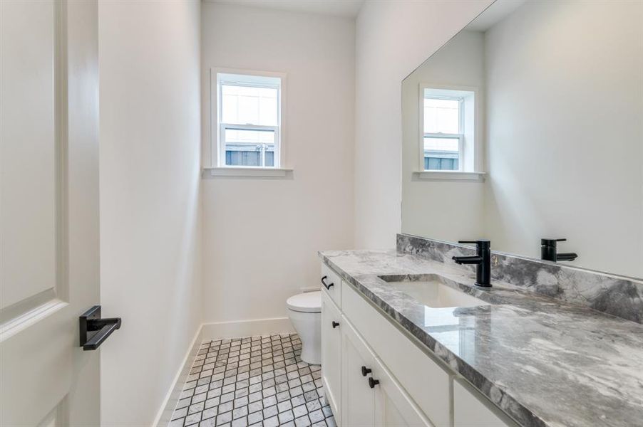 Furnished interior view inside a new home in , Dallas (Image 14).