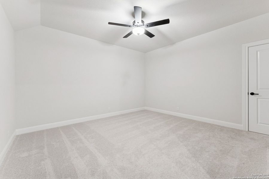 Spacious, unfurnished interior of a new home in Davis Ranch 50', San Antonio (Image 34).