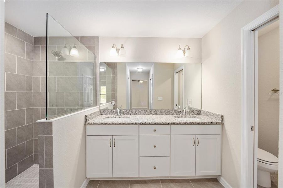 Furnished interior view inside a new home in , Dunnellon (Image 7).