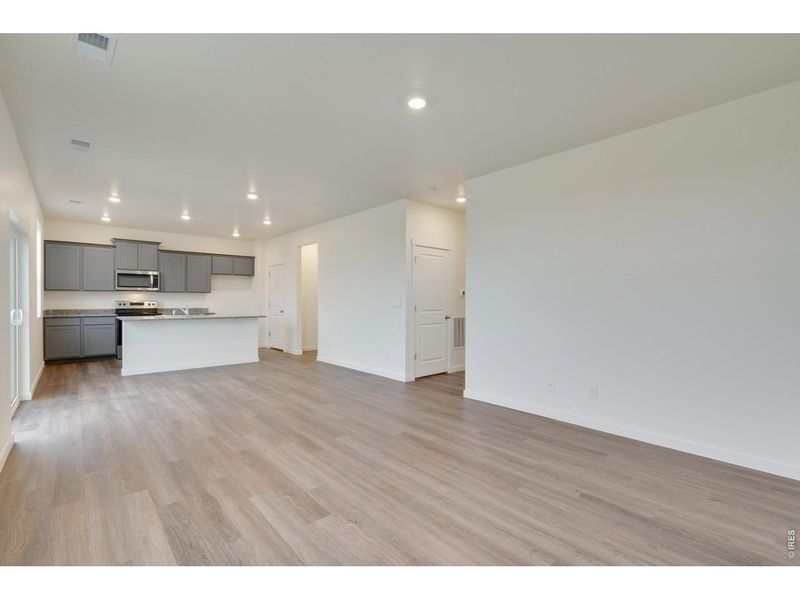 Spacious, unfurnished interior of a new home in Vista Meadows, Fort Lupton (Image 25). Spacious, unfurnished interior of a new home in Vista Meadows, Fort Lupton (Image 25).