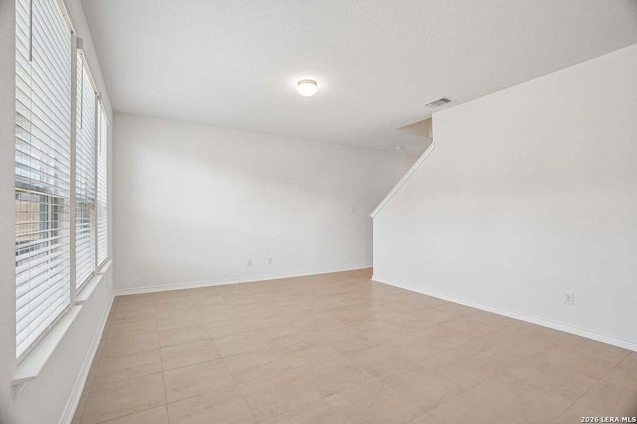 Spacious, unfurnished interior of a new home in Medina Crossing, Von Ormy (Image 12).