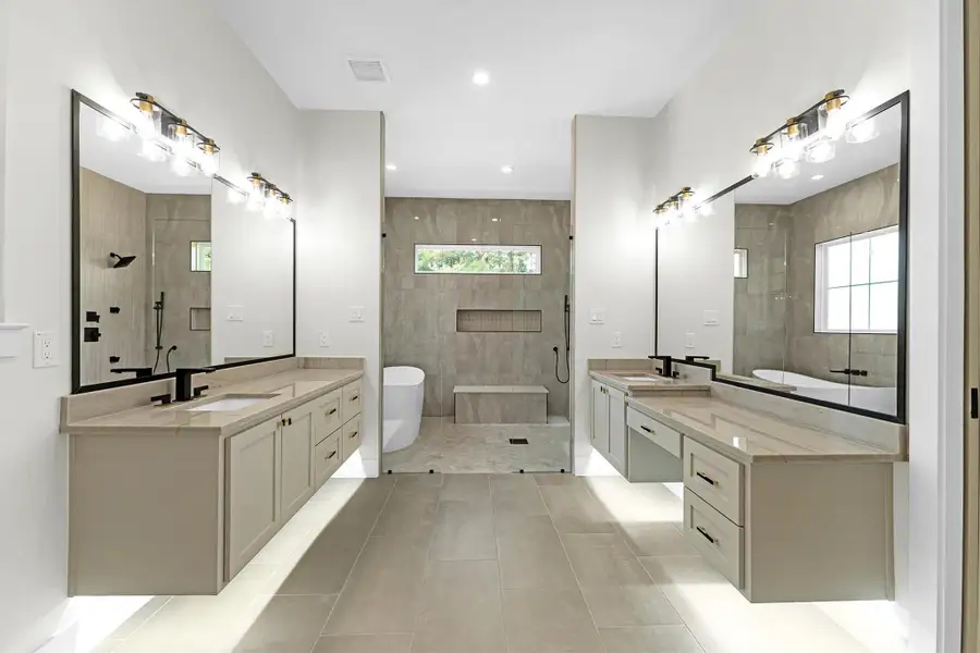 Furnished interior view inside a new home in , Conroe (Image 5).