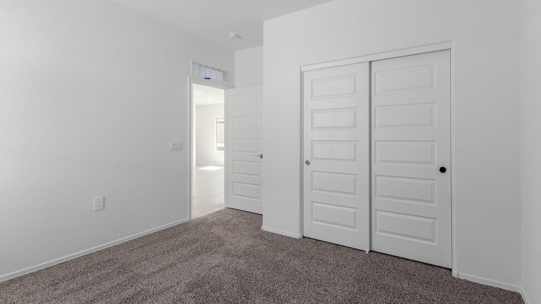 Spacious, unfurnished interior of a new home in Blackhawk, Tucson (Image 34).