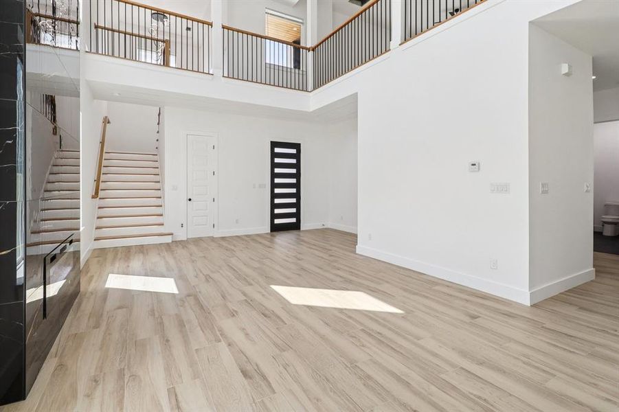 Spacious, unfurnished interior of a new home in , Dallas (Image 16).