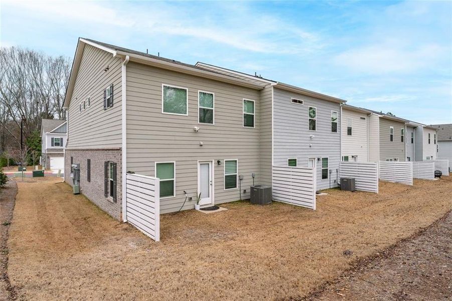 Exterior details and patio area of a home in , Powder Springs (Image 24).