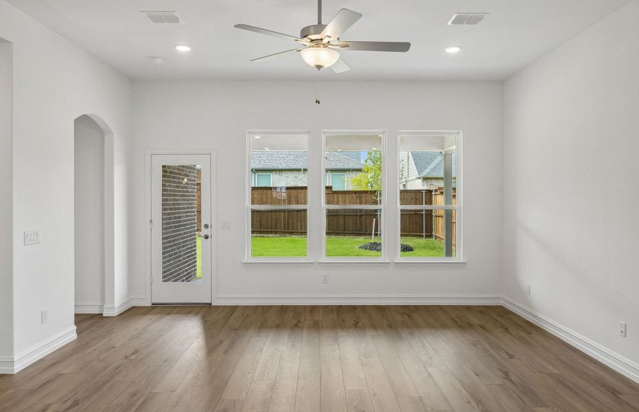 Spacious, unfurnished interior of a new home in Creekview Meadows, Pilot Point (Image 19). Spacious, unfurnished interior of a new home in Creekview Meadows, Pilot Point (Image 19).