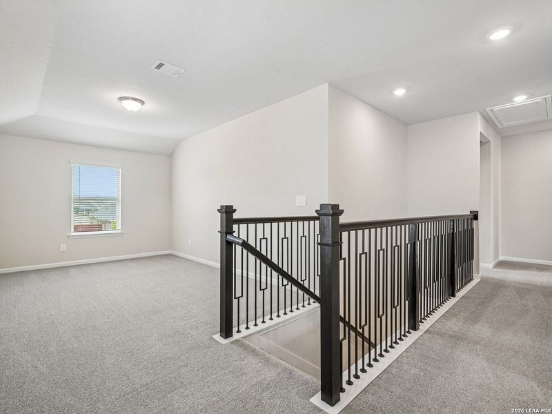 Spacious, unfurnished interior of a new home in Remington Ranch, San Antonio (Image 15).