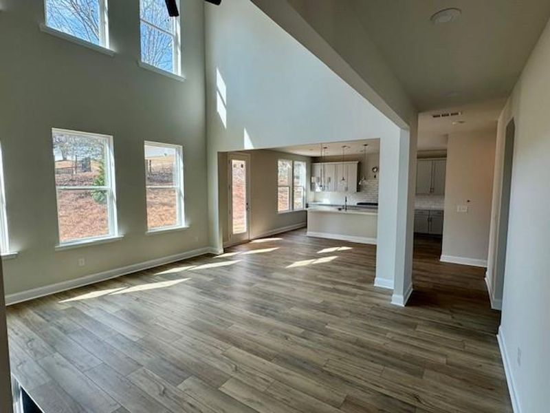 Spacious, unfurnished interior of a new home in Melody Lakeside Estates, Buford (Image 4).