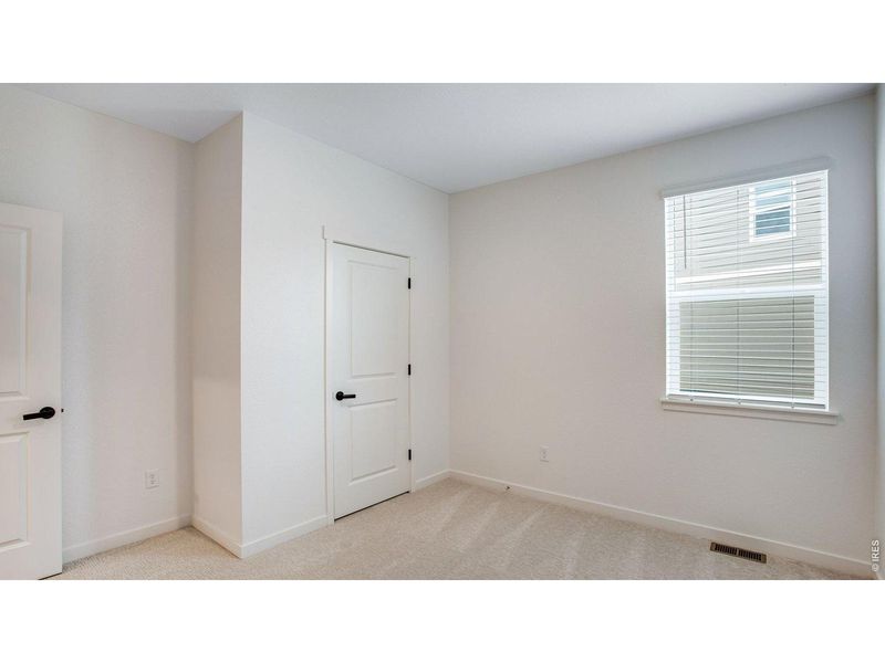 Spacious, unfurnished interior of a new home in Hansen Farm, Fort Collins (Image 29).