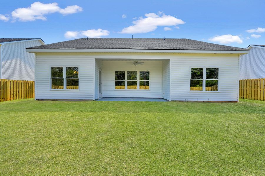 Exterior details of a home in Sweetwater, Brunswick (Image 3).