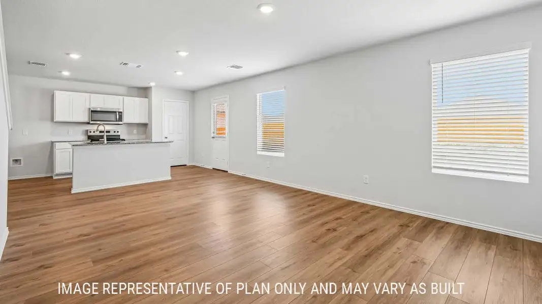 Spacious, unfurnished interior of a new home in Reynolds Crossing, Killeen (Image 14).