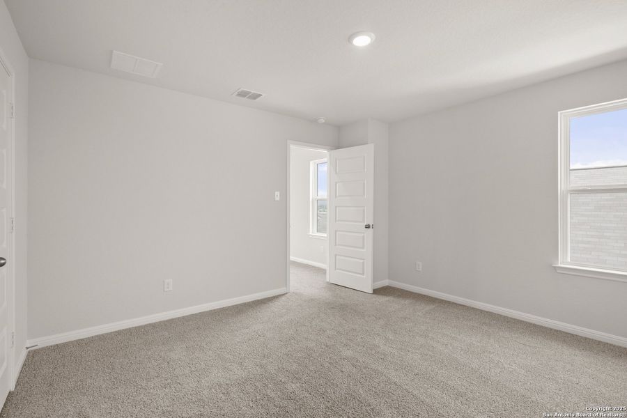 Spacious, unfurnished interior of a new home in Cinco Lakes, San Antonio (Image 14). Spacious, unfurnished interior of a new home in Cinco Lakes, San Antonio (Image 14).