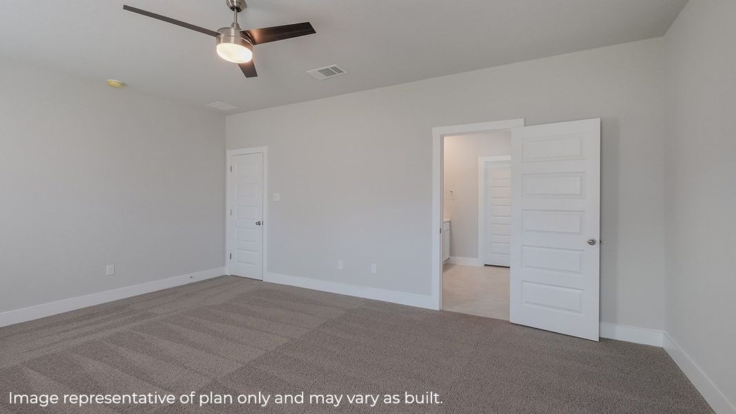 Representative unfurnished interior of a home built from the The Rosemont by D.R. Horton in Veranda, San Antonio (Image 18).