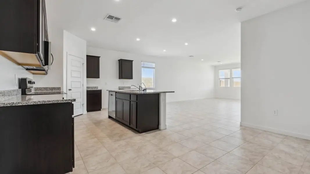 Furnished interior view inside a new home in Sorrento, Maricopa (Image 5).