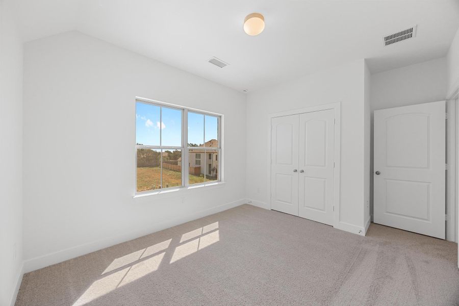 Spacious, unfurnished interior of a new home in Parmer Ranch - 40', Georgetown (Image 16).