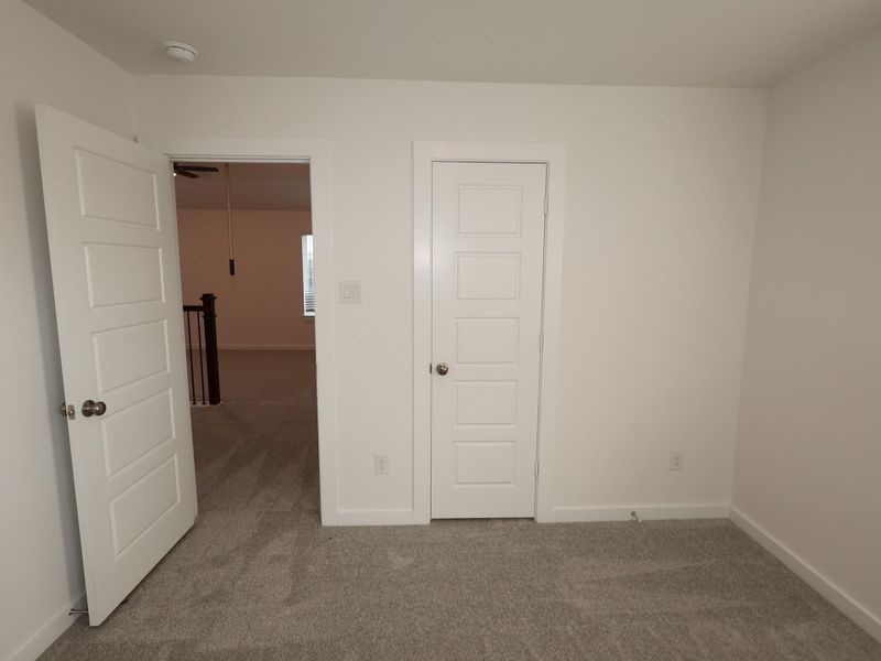 Spacious, unfurnished interior of a new home in Summerview, Fulshear (Image 12). Spacious, unfurnished interior of a new home in Summerview, Fulshear (Image 12).