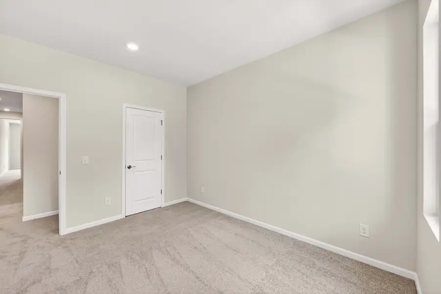 Spacious, unfurnished interior of a new home in Amplitude, Charlotte (Image 35).