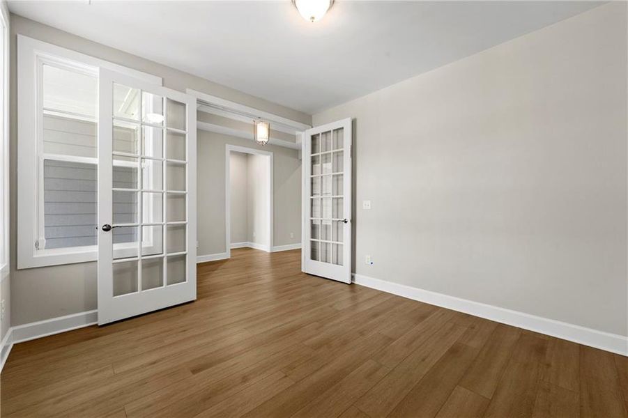 Spacious, unfurnished interior of a new home in Cresswind Georgia at Twin Lakes, Hoschton (Image 35).