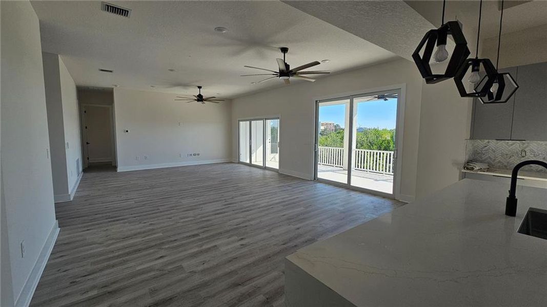 Spacious, unfurnished interior of a new home in , Englewood (Image 16).